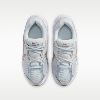 Shop Nike V5 Runner Aura/Platinum Tint/Taupe Haze/Moon Particle HQ6411-400