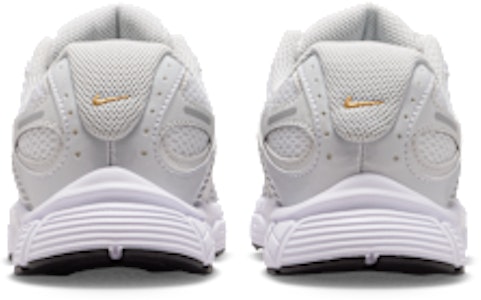 (JR) Nike V5 Runner Blanco/Plata Metálica/Polvo Fotón/Oro Metálico HQ6411-104 Details for (JR) Nike V5 Runner Blanco/Plata Metálica/Polvo Fotón/Oro Metálico HQ6411-104