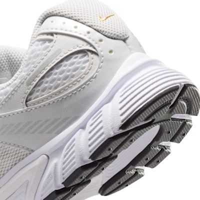 (Youth) Nike V5 Runner White/Metallic Silver/Photon Dust/Metallic Gold