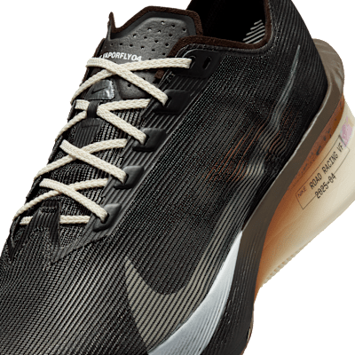 Sizing ナイキ ヴェイパーフライ 4 ベルベットブラウン/ブラック/デザートオーカー/ソフトパール IH4453-220