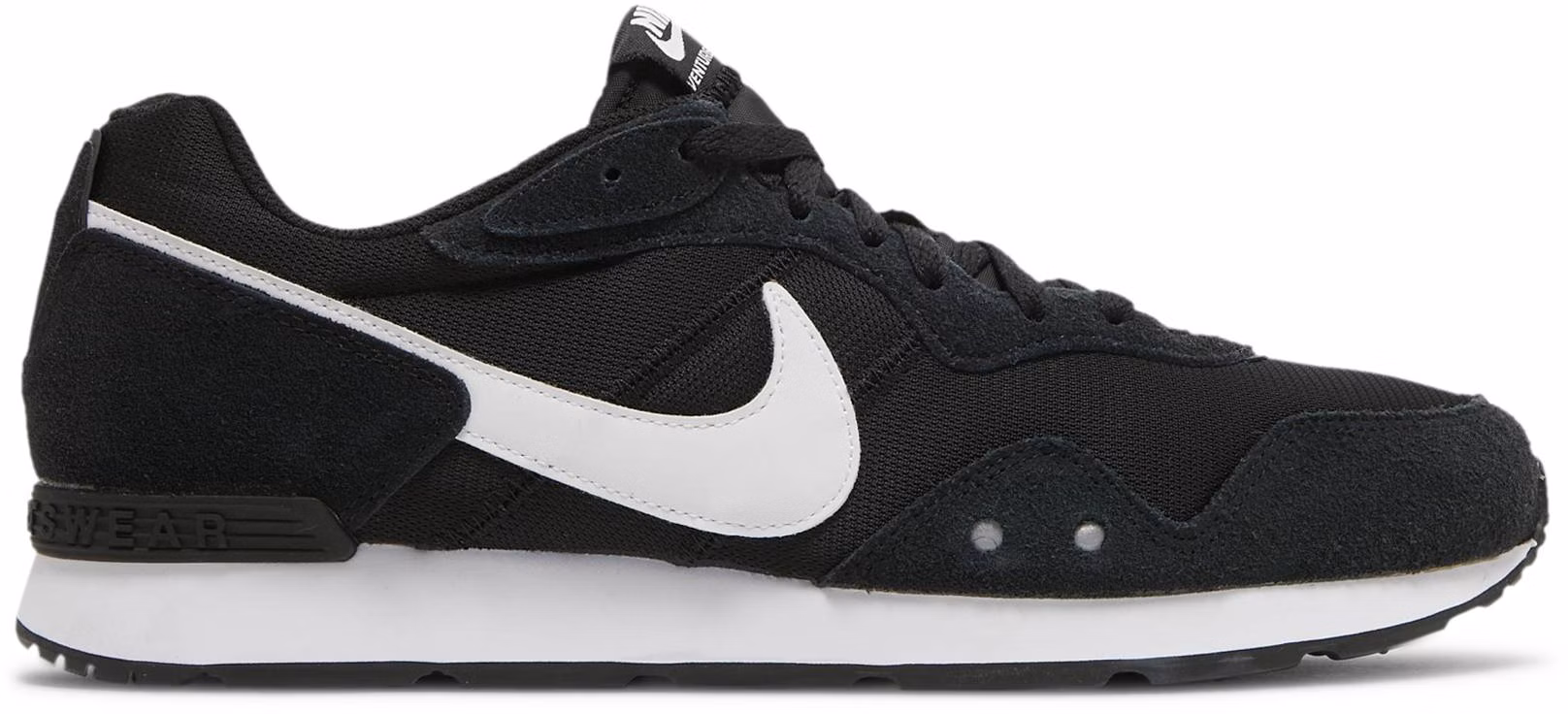 nike-venture-runner-black-white