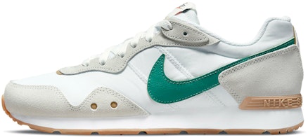 Nike Venture Runner First Use 'White Green' DJ2004-100 Nike Venture Runner First Use 'White Green' DJ2004-100