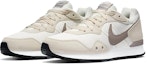 Lookbook Nike Venture Runner 'Fossil Enigma Stone' CK2944-200
