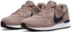 Lookbook Nike Venture Runner 'Pinkgray Black' CK2944-201