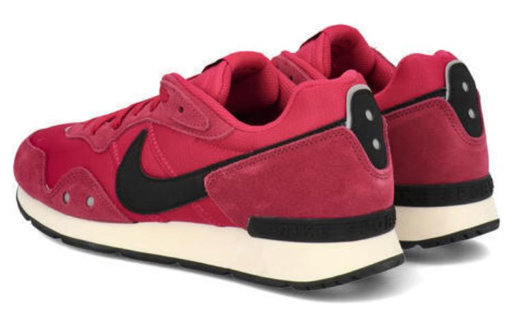Shop Nike Venture Runner ''Granaatappel'' CK2944-601