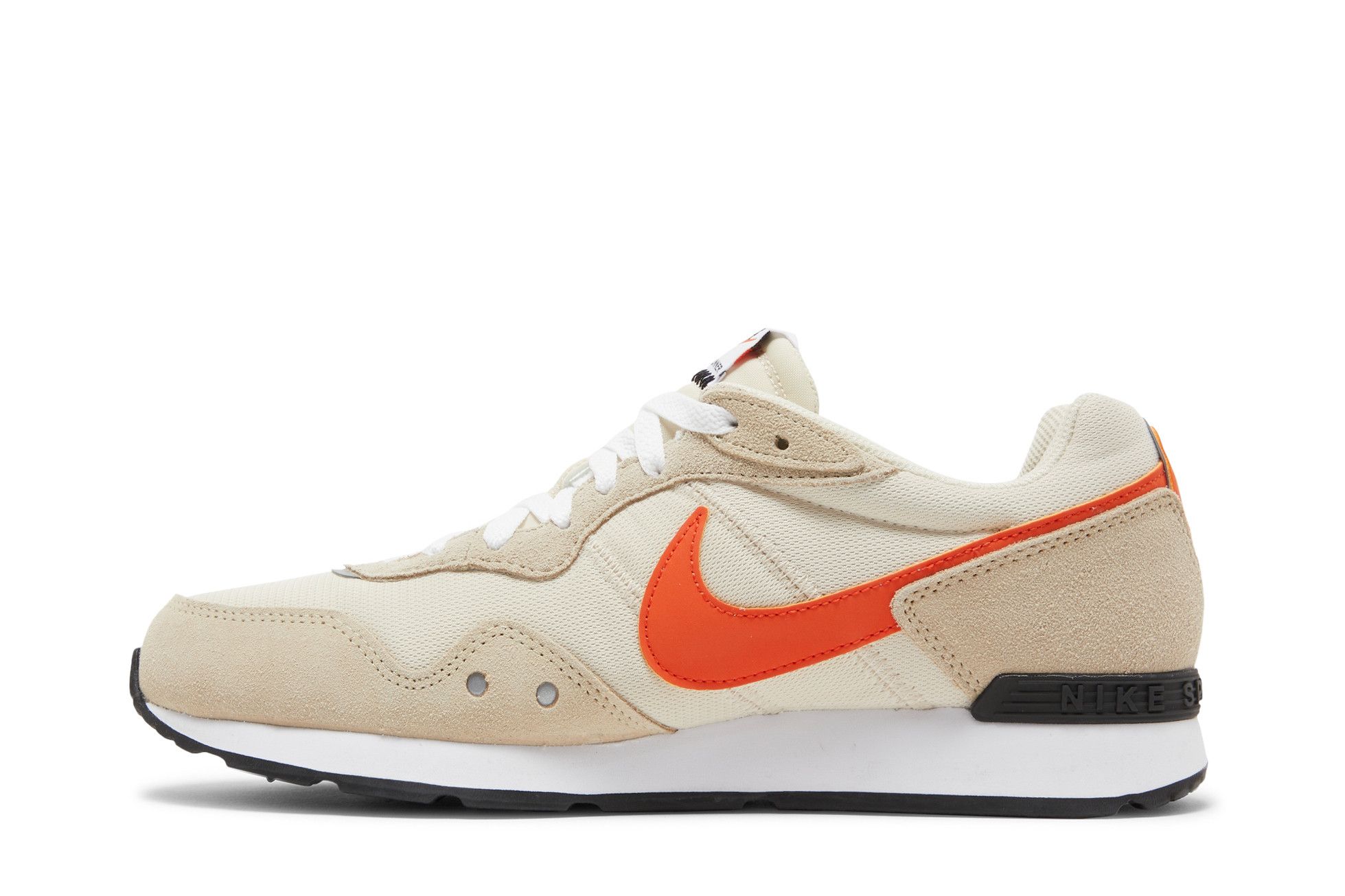 Lookbook Nike Venture Runner ''Rattan Oranje'' CK2944-202
