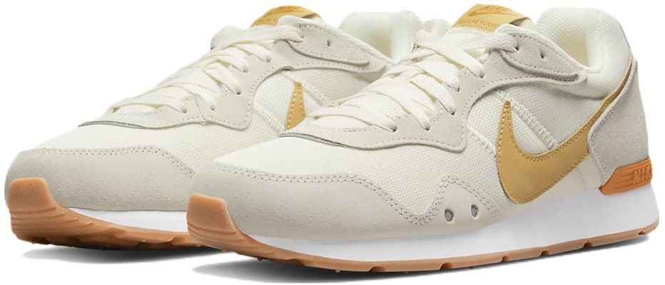 Nike Venture Runner Wear-resistant Non-Slip Low Tops Retro White Gray CK2944-100 Lookbook Nike Venture Runner Wear-resistant Non-Slip Low Tops Retro White Gray CK2944-100