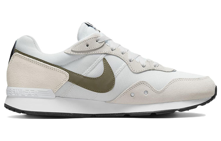 Lookbook Nike Venture Runner ''Bianco Verde Oliva Medio'' CK2944-101