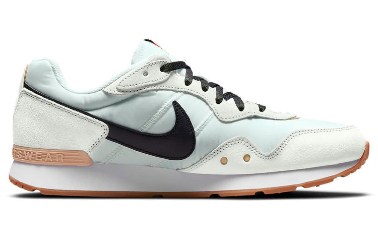 Order Nike Venture Runner Beige/Zwart DJ1998-100