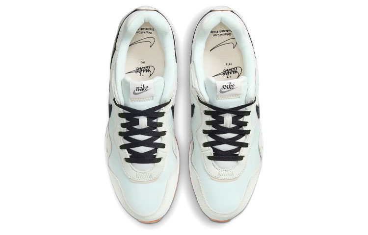 Shop Nike Venture Runner Beige/Zwart DJ1998-100