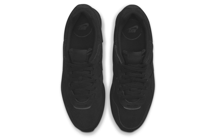Shop 耐克Venture Runner耐磨减震低帮运动鞋黑色 CQ4557-002