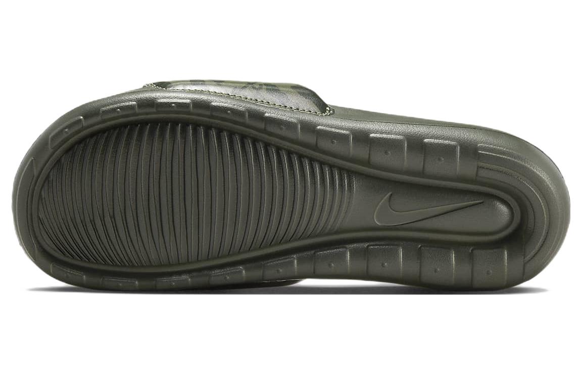 Shop Nike Victori One '中橄榄色迷彩' 运动拖鞋 CN9678-200