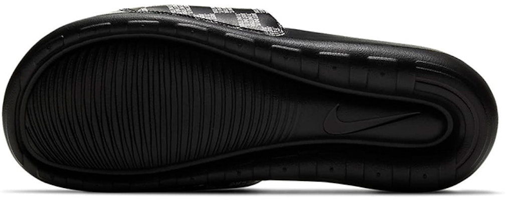 ナイキ ビクトリー ワン プリント スライド "Just Do It チェッカー" CN9678-004 Shop ナイキ ビクトリー ワン プリント スライド "Just Do It チェッカー" CN9678-004