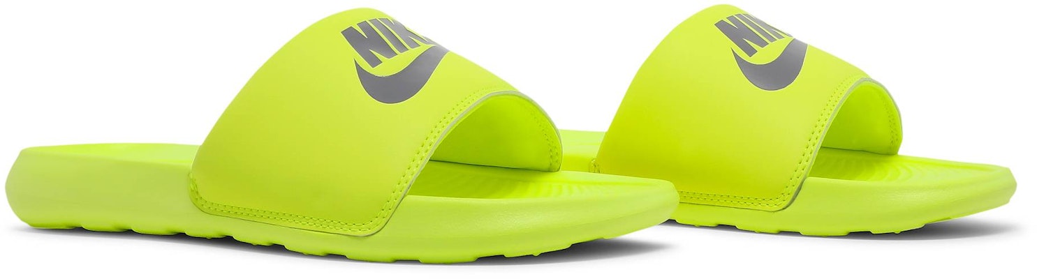 ナイキ ビクトリー ワン スライド "ボルトクローム" CN9675-700 Cheap ナイキ ビクトリー ワン スライド "ボルトクローム" CN9675-700