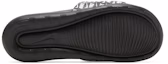 Shop Nike Victori One Slide Cetakan 'Logo Berulang - Hitam' CN9678-006