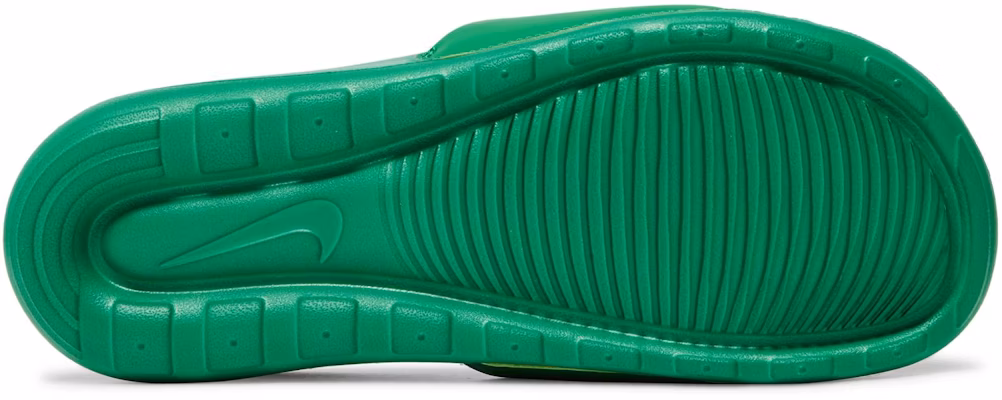 Nike Victori One Slides 'Lucky Green' - Selipar Nike Victori One 'Lucky Green' DR2018-300 Shop Nike Victori One Slides 'Lucky Green' - Selipar Nike Victori One 'Lucky Green' DR2018-300