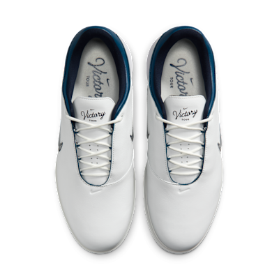 Shop 耐克胜利巡回4代高尔夫鞋 白色/蓝色/金属银 HM6542-103