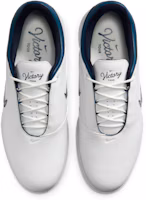 Shop Nike Victory Tour 4 高爾夫鞋 白色/藍色/金屬銀 HM6542-103