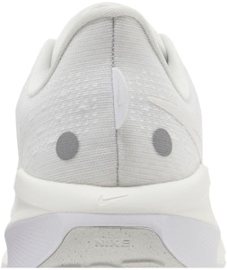 나이키 보메로 17 '화이트 플래티넘 틴트' FB1309-101 Sizing 나이키 보메로 17 '화이트 플래티넘 틴트' FB1309-101