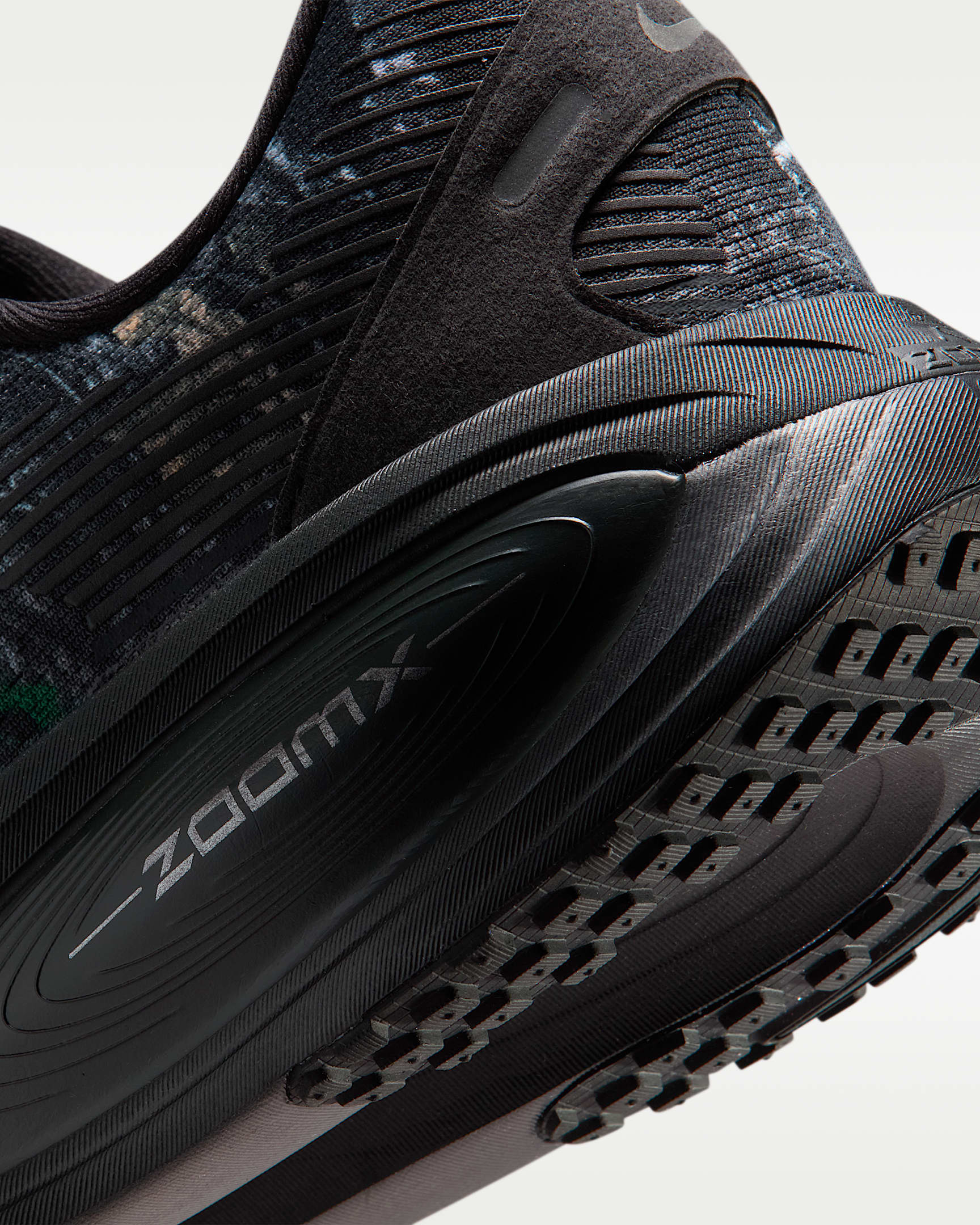 Sizing 나이키 보메로 18 ''블랙 리얼트리'' IF4456-001