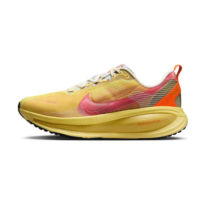 Nike Vomero 18 'International Running Pack'