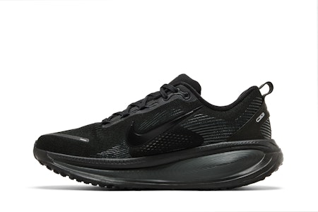 Nike Vomero 18 'Triple Black' Hitam Penuh HM6803-005 Lookbook Nike Vomero 18 'Triple Black' Hitam Penuh HM6803-005