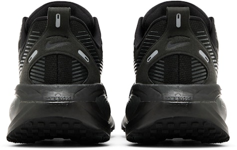 Nike Vomero 18 'Triple Black' Hitam Penuh HM6803-005 Details for Nike Vomero 18 'Triple Black' Hitam Penuh HM6803-005