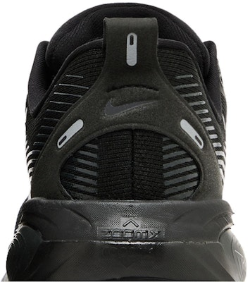 Nike Vomero 18 'Triple Black' Hitam Penuh HM6803-005 1