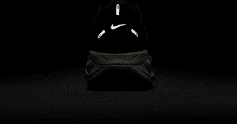 Nike Vomero 18 Black/Coconut Milk/Light Iron Ore/Summit White IF0514-002 1