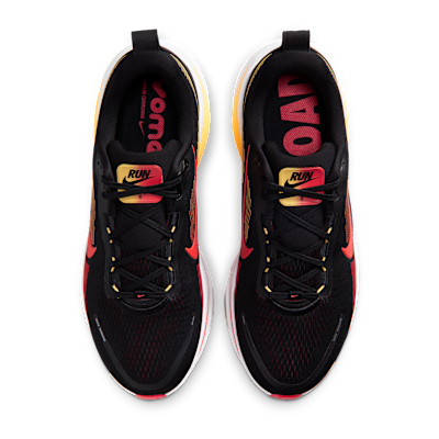 Shop ナイキ ヴォメロ 18 ブラック/ライトクリムゾン/トパーズゴールド/ブライトクリムゾン IF0514-016