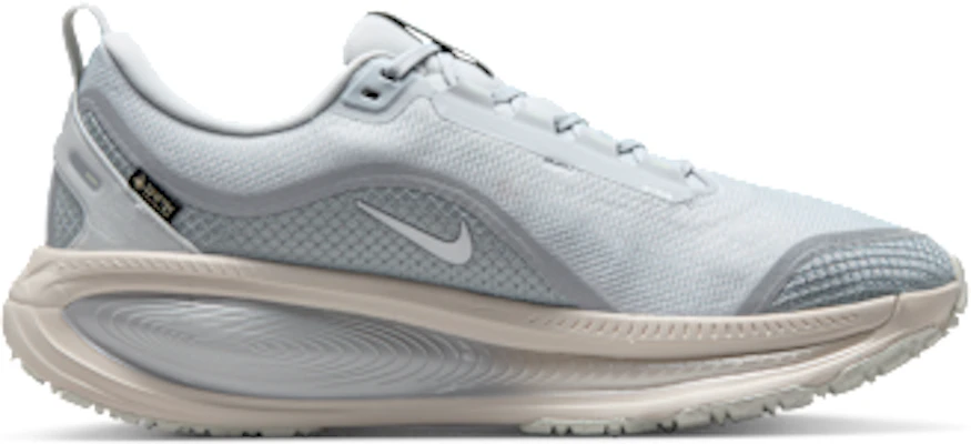 Nike Vomero 18 GORE-TEX Pure Platinum/Light Permiss/Barely Green/Metallic Silver HQ7001-003 Shop Nike Vomero 18 GORE-TEX Pure Platinum/Light Permiss/Barely Green/Metallic Silver HQ7001-003