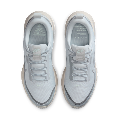 Shop Nike Vomero 18 GORE-TEX Platino Puro/Verde Suave/Plata Metálica HQ7001-003