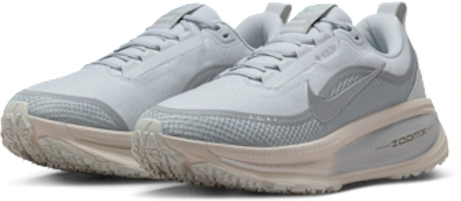 Nike Vomero 18 GORE-TEX Pure Platinum/Light Permiss/Barely Green/Metallic Silver HQ7001-003 Details for Nike Vomero 18 GORE-TEX Pure Platinum/Light Permiss/Barely Green/Metallic Silver HQ7001-003