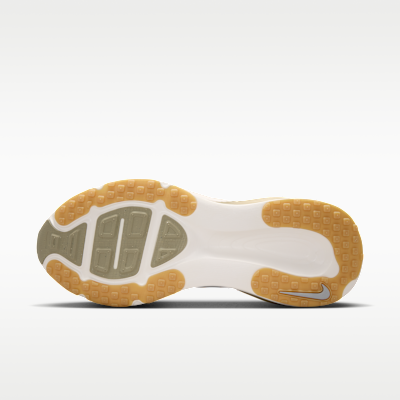 Order Nike Vomero 18 Licht Khaki/Desert Khaki/Sail/Metallic Zilver IM8333-200