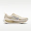 Lookbook Nike Vomero 18 Licht Khaki/Desert Khaki/Sail/Metallic Zilver IM8333-200