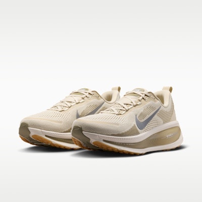 Nike Vomero 18 Licht Khaki/Desert Khaki/Sail/Metallic Zilver IM8333-200 Purchase Nike Vomero 18 Licht Khaki/Desert Khaki/Sail/Metallic Zilver IM8333-200