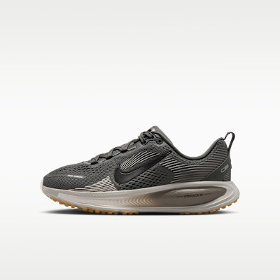 nike-vomero-18-medium-ash-college-gray-pale-ivory-black-hq-2157-200