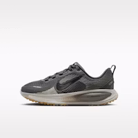 (Youth) Nike Vomero 18 Medium Ash/College Gray/Pale Ivory/Black HQ2157-200 (Youth) Nike Vomero 18 Medium Ash/College Gray/Pale Ivory/Black HQ2157-200