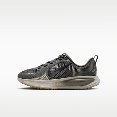 (Youth) Nike Vomero 18 Medium Ash/College Gray/Pale Ivory/Black HQ2157-200 Buy (Youth) Nike Vomero 18 Medium Ash/College Gray/Pale Ivory/Black HQ2157-200