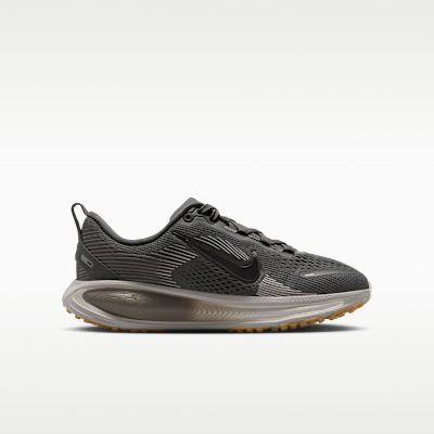 Lookbook (Youth) Nike Vomero 18 Medium Ash/College Gray/Pale Ivory/Black HQ2157-200