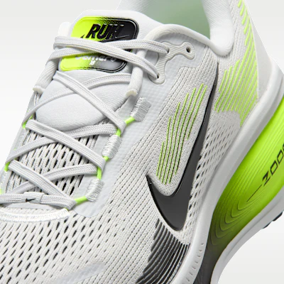 Nike Vomero 18 Photon Dust/Volt/Hitam HM6803-021 Sizing Nike Vomero 18 Photon Dust/Volt/Hitam HM6803-021