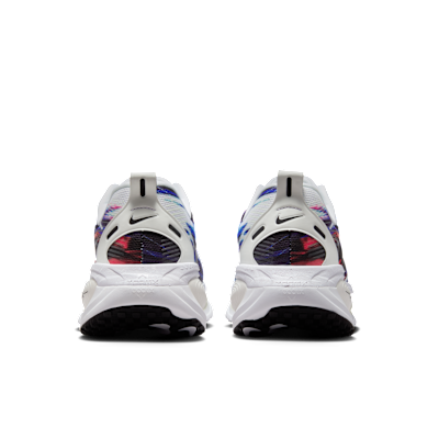 Sizing Nike Vomero 18 SE IB8164-999