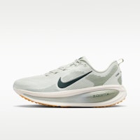 Nike Vomero 18 Spruce Aura/Jade Horizon/Light Silver/Black Spruce HM6803-020 Nike Vomero 18 Spruce Aura/Jade Horizon/Light Silver/Black Spruce HM6803-020