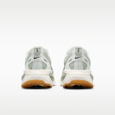 Nike Vomero 18 Spruce Aura/Jade Horizon/Light Silver/Black Spruce HM6803-020 Details for Nike Vomero 18 Spruce Aura/Jade Horizon/Light Silver/Black Spruce HM6803-020