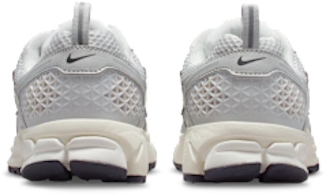 Nike Vomero 5 Photon Dust/Gris Oscuro/Venta/Cromo IM9467-001 Details for Nike Vomero 5 Photon Dust/Gris Oscuro/Venta/Cromo IM9467-001