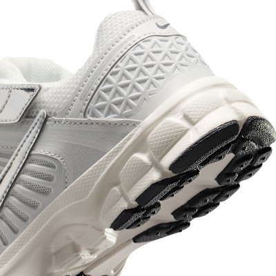 (Preschool) Nike Vomero 5 Photon Dust/Gridiron/Sale/Chrome IM9465-001 Cheap (Preschool) Nike Vomero 5 Photon Dust/Gridiron/Sale/Chrome IM9465-001