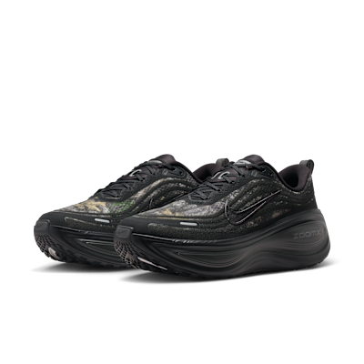 Details for Nike Vomero Plus 黑/深煙灰/深灰/金屬深灰 IM3985-001