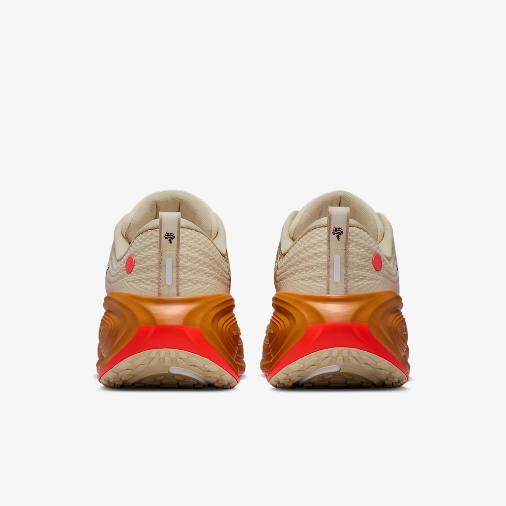 Sizing NIKE VOMERO PLUS 跑鞋 IM6679258
