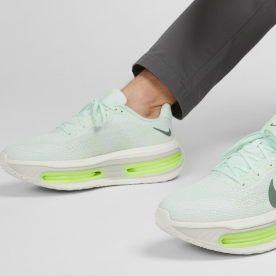 Order ナイキ ヴォメロ プレミアム ''ベアリーボルト'' HQ2050-300