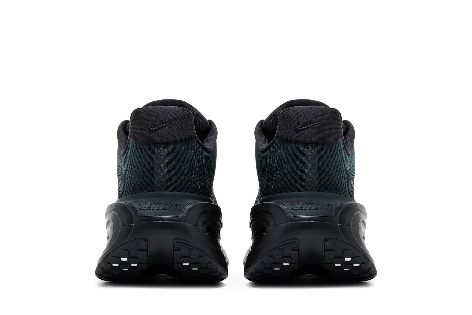 Sizing 耐克Vomero高级版“黑白” IQ0627-001